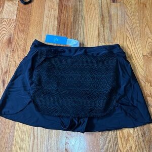 Brand new cupshe womens swim skirt with built in bikini bottoms size M